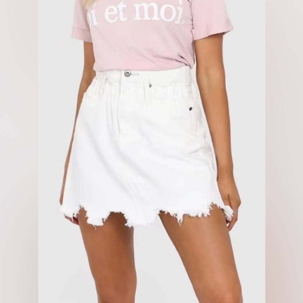 MADISON || The Label Raw Hem Mini Skirt Size Large